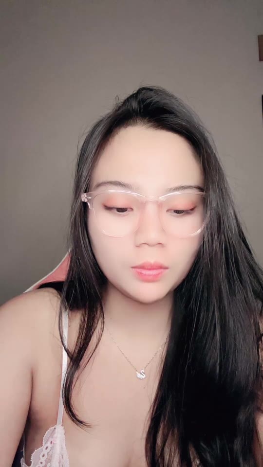 Pesona Cantiknya Host Satu Ini Jadi Penasaran Nih HOT51